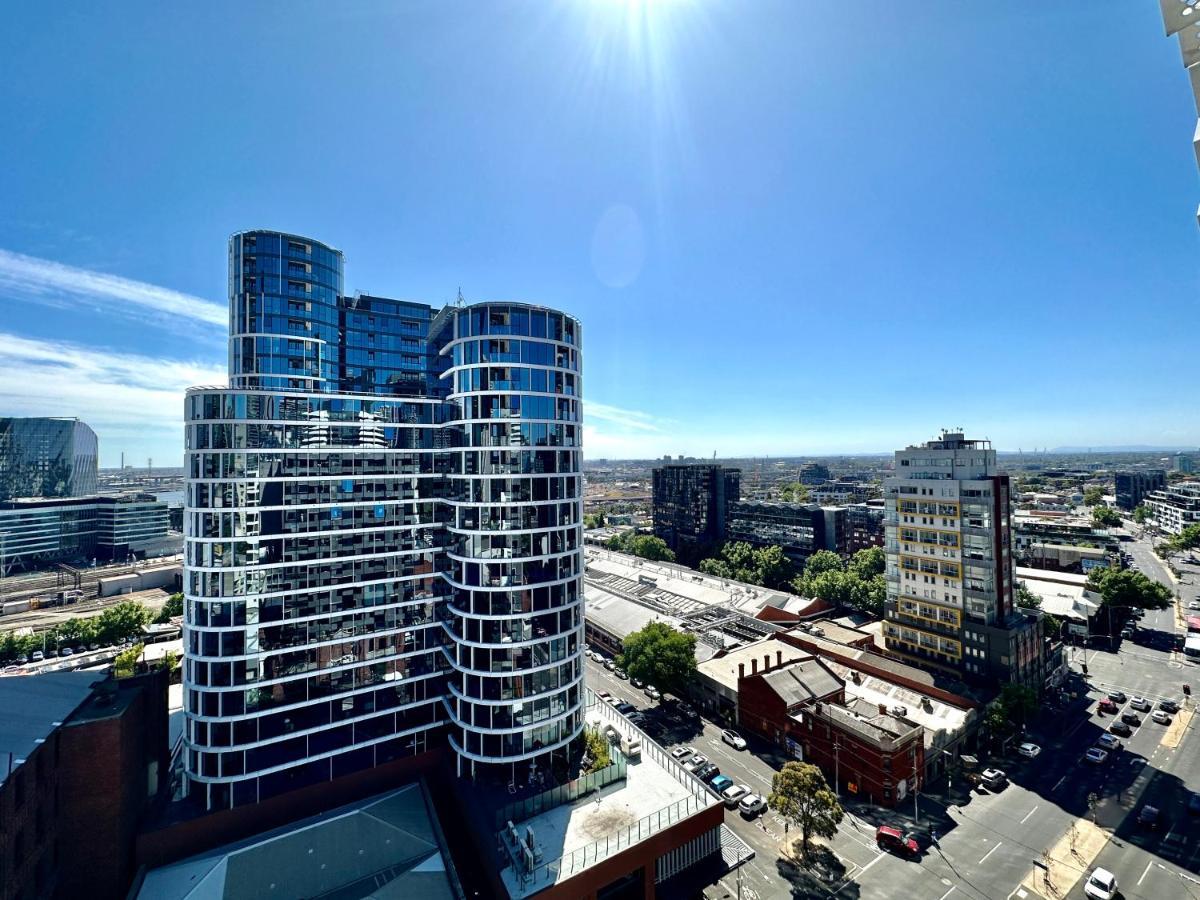 Melbourne Magic On Spencer: Stylish City Living Apartment Exterior photo